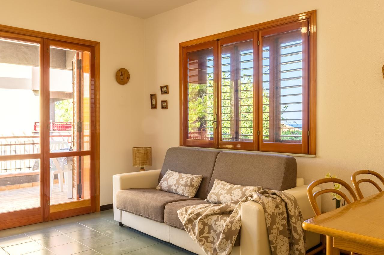Blue Wood Apartment Letojanni Dış mekan fotoğraf